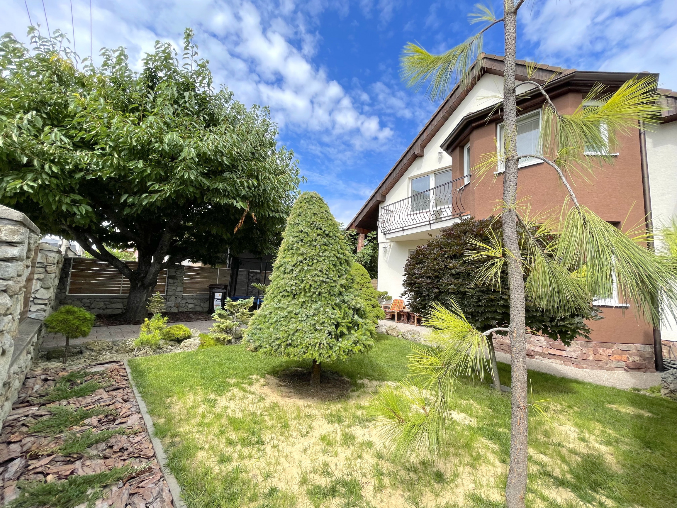 Predaj dvojgeneračný rodinný dom, BA II - Trnávka