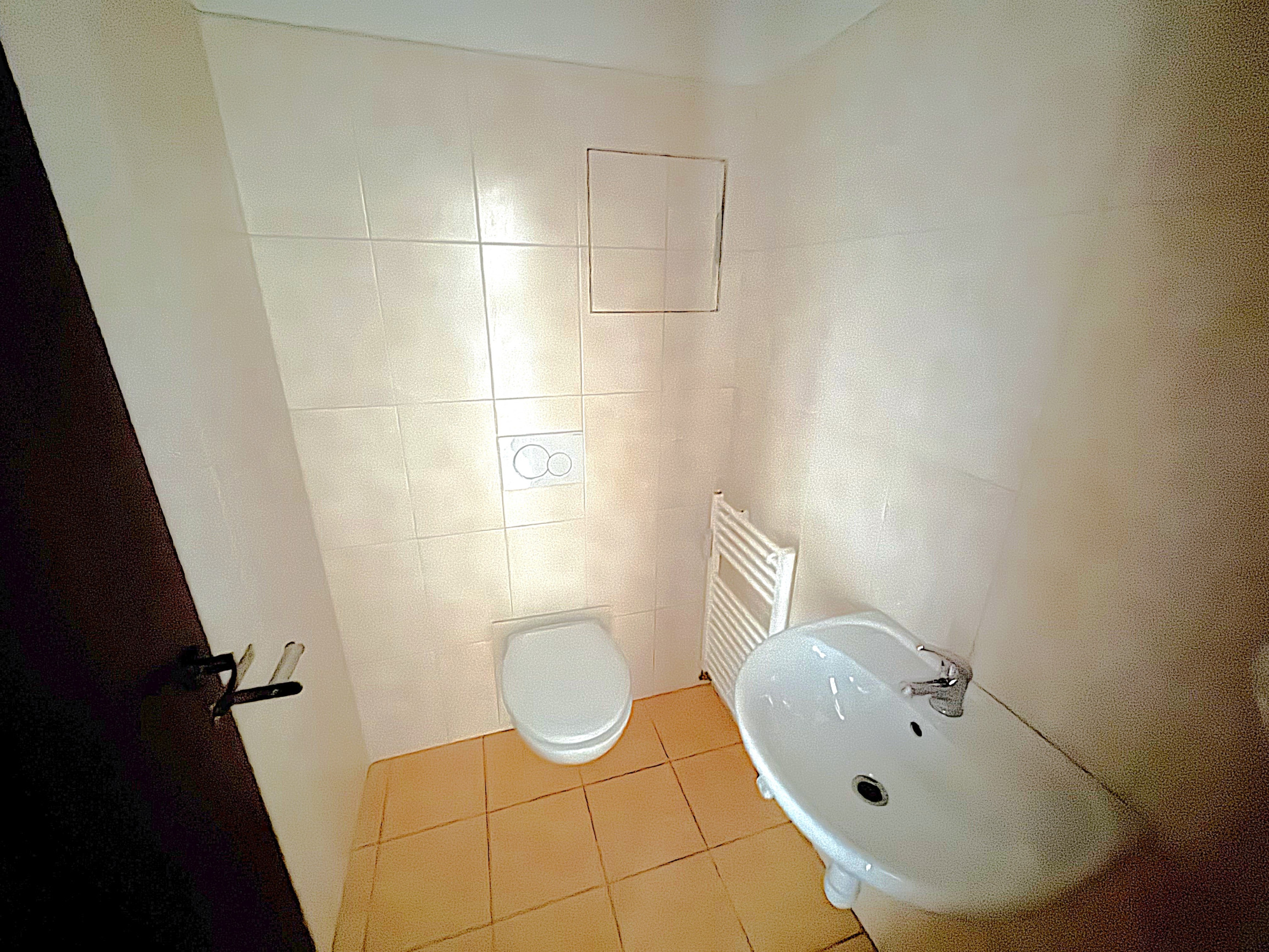 Prenájom - obchodný priestor