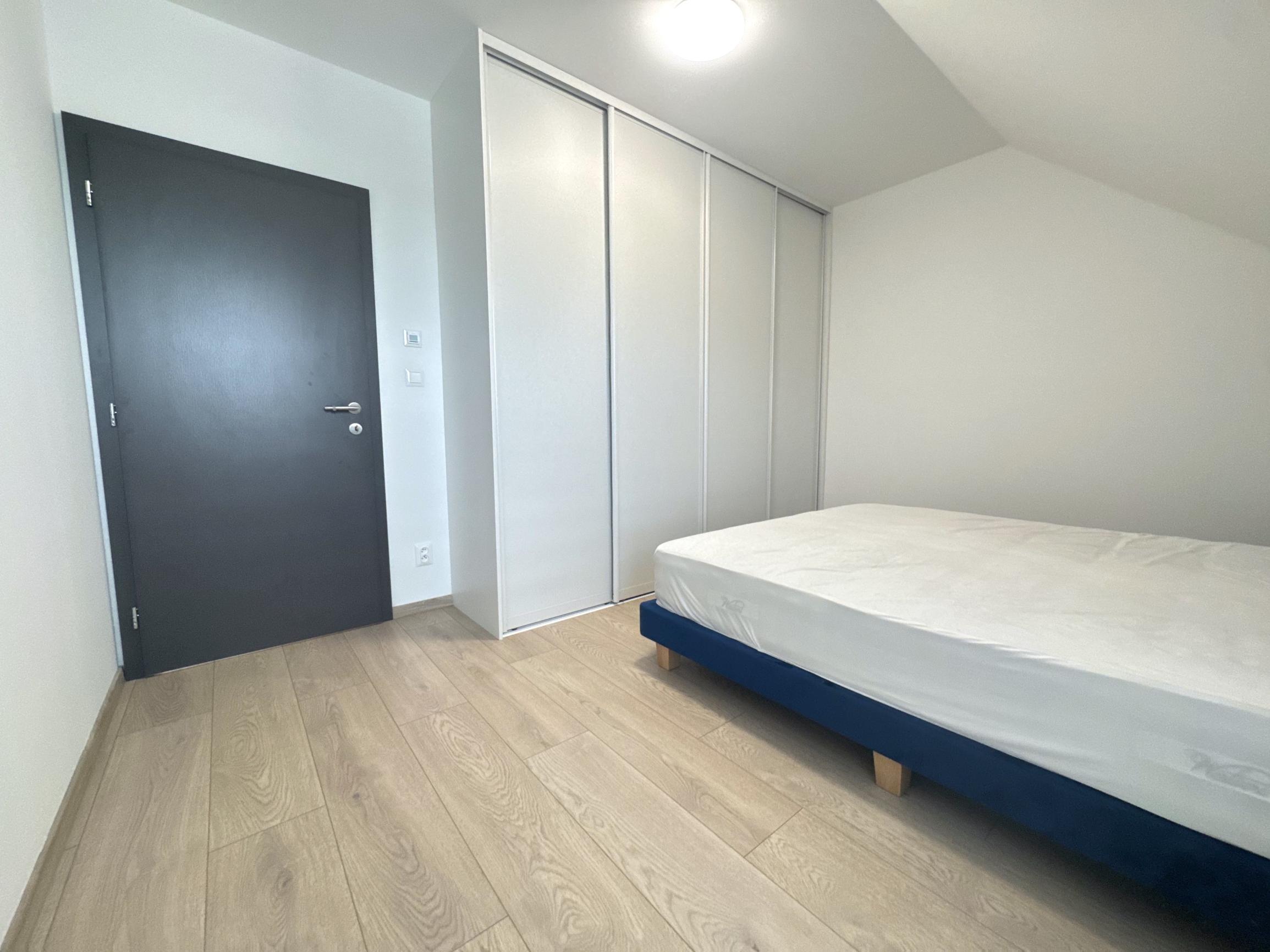Prenájom 2 izbový byt s parkovaním, Senec - Hurbanova Ves