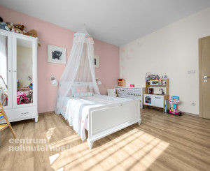 Priestranný 4 izbový rodinný dom s dvojgarážou, Senec