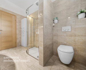 Priestranný 4 izbový rodinný dom s dvojgarážou, Senec