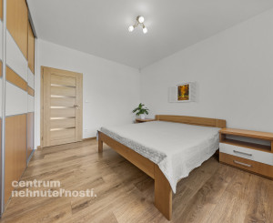 Priestranný 4 izbový dom s garážou, Senec - Hurbanova Ves