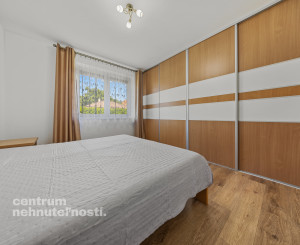 Priestranný 4 izbový dom s garážou, Senec - Hurbanova Ves