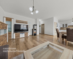 Priestranný 4 izbový dom s garážou, Senec - Hurbanova Ves