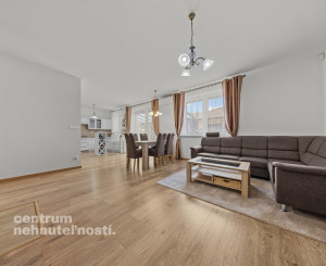 Priestranný 4 izbový dom s garážou, Senec - Hurbanova Ves