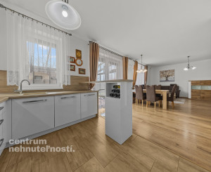 Priestranný 4 izbový dom s garážou, Senec - Hurbanova Ves