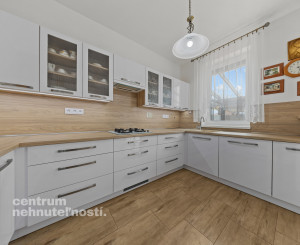 Priestranný 4 izbový dom s garážou, Senec - Hurbanova Ves