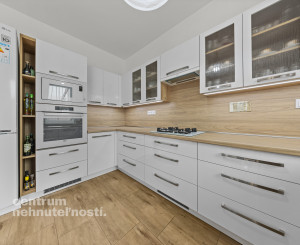 Priestranný 4 izbový dom s garážou, Senec - Hurbanova Ves