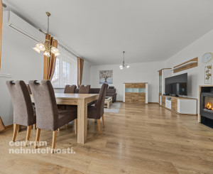 Priestranný 4 izbový dom s garážou, Senec - Hurbanova Ves