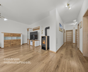 Priestranný 4 izbový dom s garážou, Senec - Hurbanova Ves