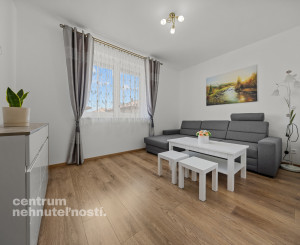 Priestranný 4 izbový dom s garážou, Senec - Hurbanova Ves