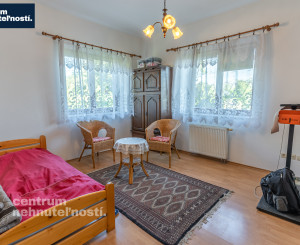 Pálffyho poľovnícke panstvo s vlastným lesom a jazerom