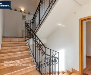 Pálffyho poľovnícke panstvo s vlastným lesom a jazerom