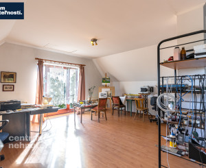 Pálffyho poľovnícke panstvo s vlastným lesom a jazerom