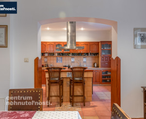 Pálffyho poľovnícke panstvo s vlastným lesom a jazerom