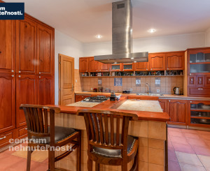 Pálffyho poľovnícke panstvo s vlastným lesom a jazerom