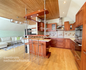 Predaj dvojgeneračný rodinný dom, BA II - Trnávka