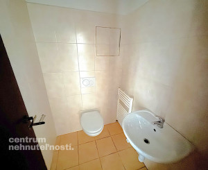 Prenájom - obchodný priestor