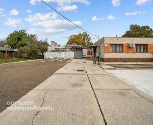 Predaj pozemok s domom a stavbami, BA II - Klatovská ul.