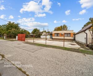 Predaj pozemok s domom a stavbami, BA II - Klatovská ul.