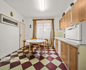 Predaj pozemok s domom a stavbami, BA II - Klatovská ul.