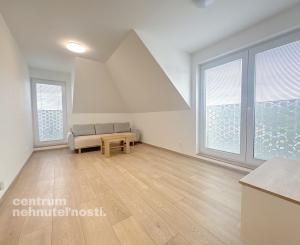 Prenájom 2 izbový byt s parkovaním, Senec - Hurbanova Ves