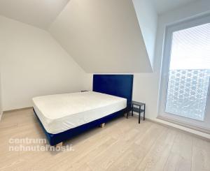 Prenájom 2 izbový byt s parkovaním, Senec - Hurbanova Ves