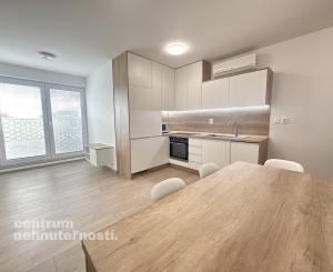 Prenájom 2 izbový byt s parkovaním, Senec - Hurbanova Ves
