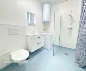 Prenájom 2 izbový byt s parkovaním, Senec - Hurbanova Ves