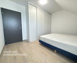 Prenájom 2 izbový byt s parkovaním, Senec - Hurbanova Ves