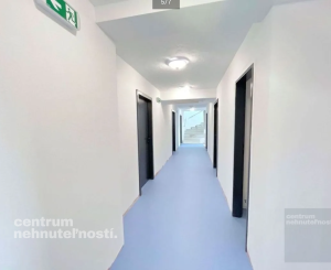 Priestor na podnikanie s parkovaním, Senec - Hurbanova Ves