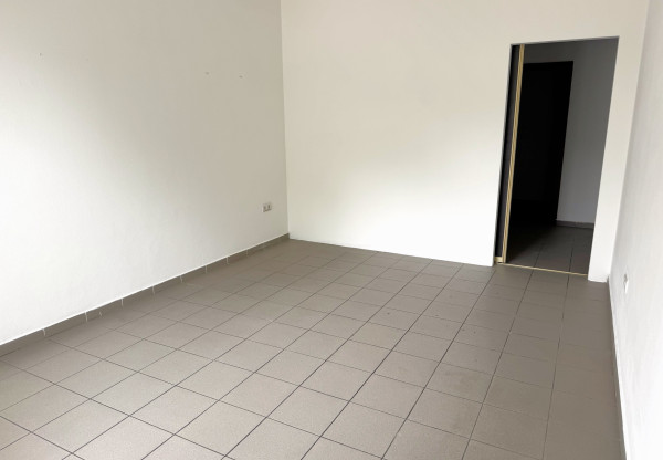 Prenájom - obchodný priestor