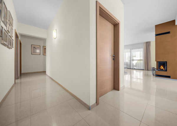 Priestranný 4 izbový rodinný dom s dvojgarážou, Senec