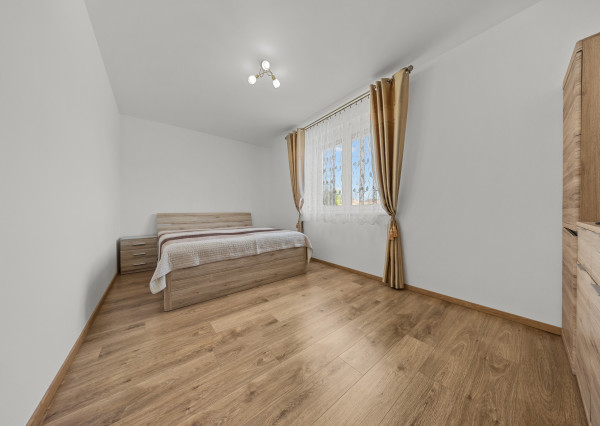 Priestranný 4 izbový dom s garážou, Senec - Hurbanova Ves