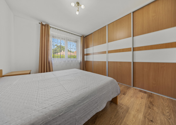 Priestranný 4 izbový dom s garážou, Senec - Hurbanova Ves