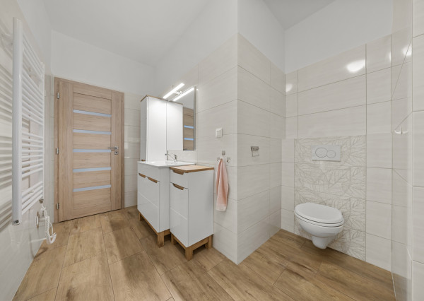 Priestranný 4 izbový dom s garážou, Senec - Hurbanova Ves