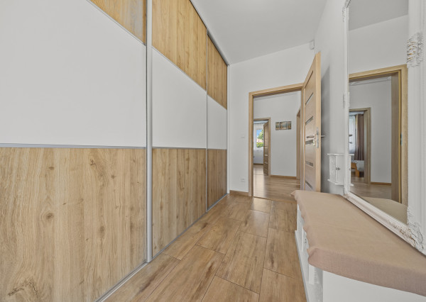 Priestranný 4 izbový dom s garážou, Senec - Hurbanova Ves