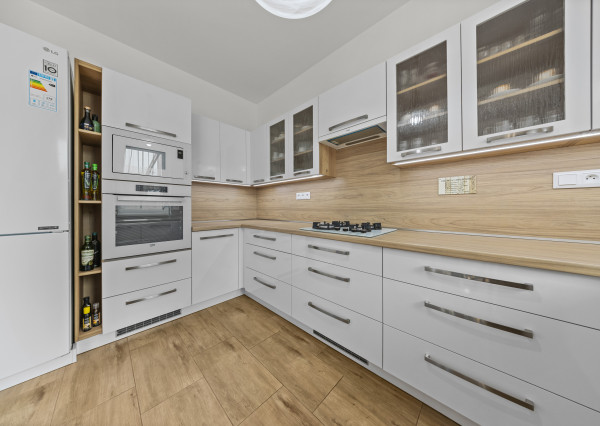 Priestranný 4 izbový dom s garážou, Senec - Hurbanova Ves