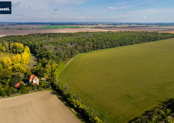 Pálffyho poľovnícke panstvo s vlastným lesom a jazerom