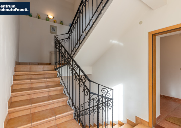 Pálffyho poľovnícke panstvo s vlastným lesom a jazerom