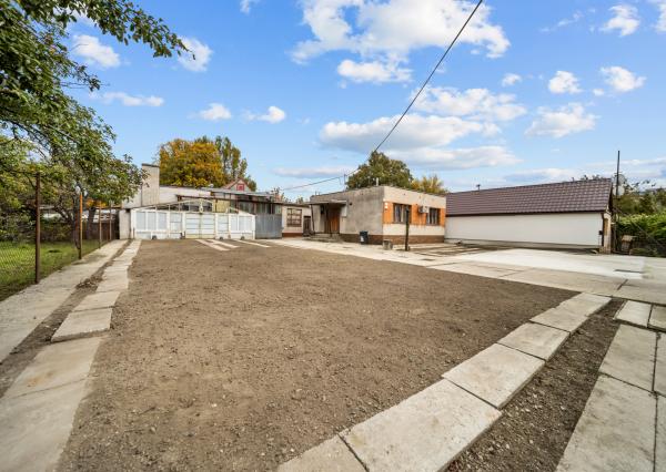 Predaj pozemok s domom a stavbami, BA II - Klatovská ul.