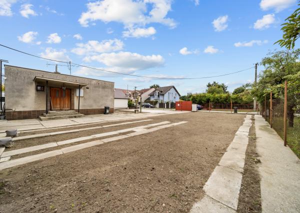 Predaj pozemok s domom a stavbami, BA II - Klatovská ul.