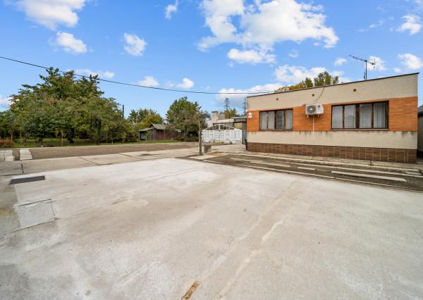 Predaj pozemok s domom a stavbami, BA II - Klatovská ul.