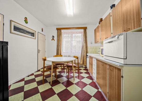 Predaj pozemok s domom a stavbami, BA II - Klatovská ul.