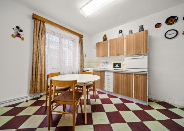 Predaj pozemok s domom a stavbami, BA II - Klatovská ul.