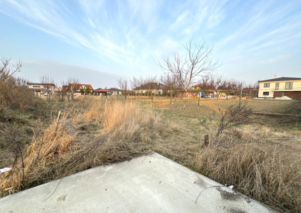 Stavebný pozemok Senec - Veľký Grob na predaj