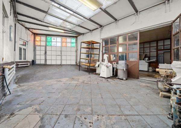 Predaj pozemok s domom a stavbami, BA II - Klatovská ul.