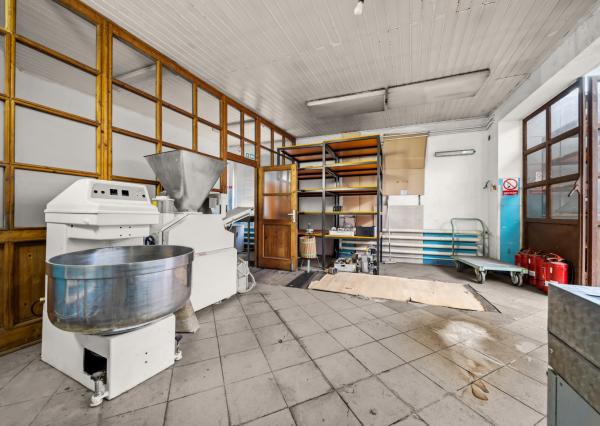 Predaj pozemok s domom a stavbami, BA II - Klatovská ul.