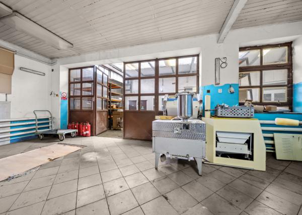 Predaj pozemok s domom a stavbami, BA II - Klatovská ul.