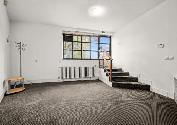 Predaj pozemok s domom a stavbami, BA II - Klatovská ul.